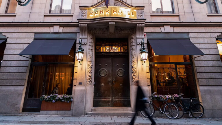Bank Hotel