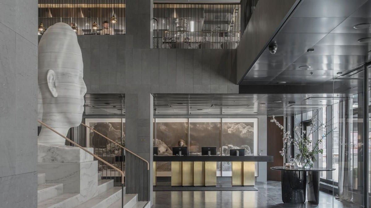 Lobby hotel At Six