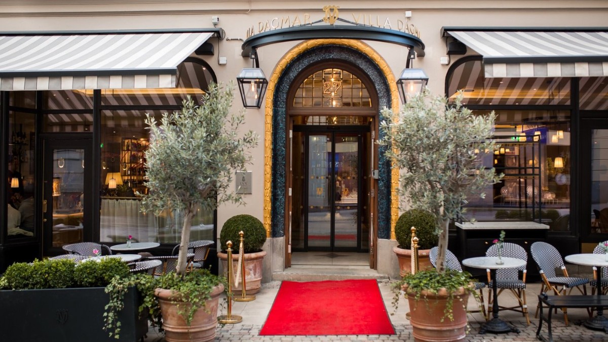 Entrance to Hotel Villa Dagmar