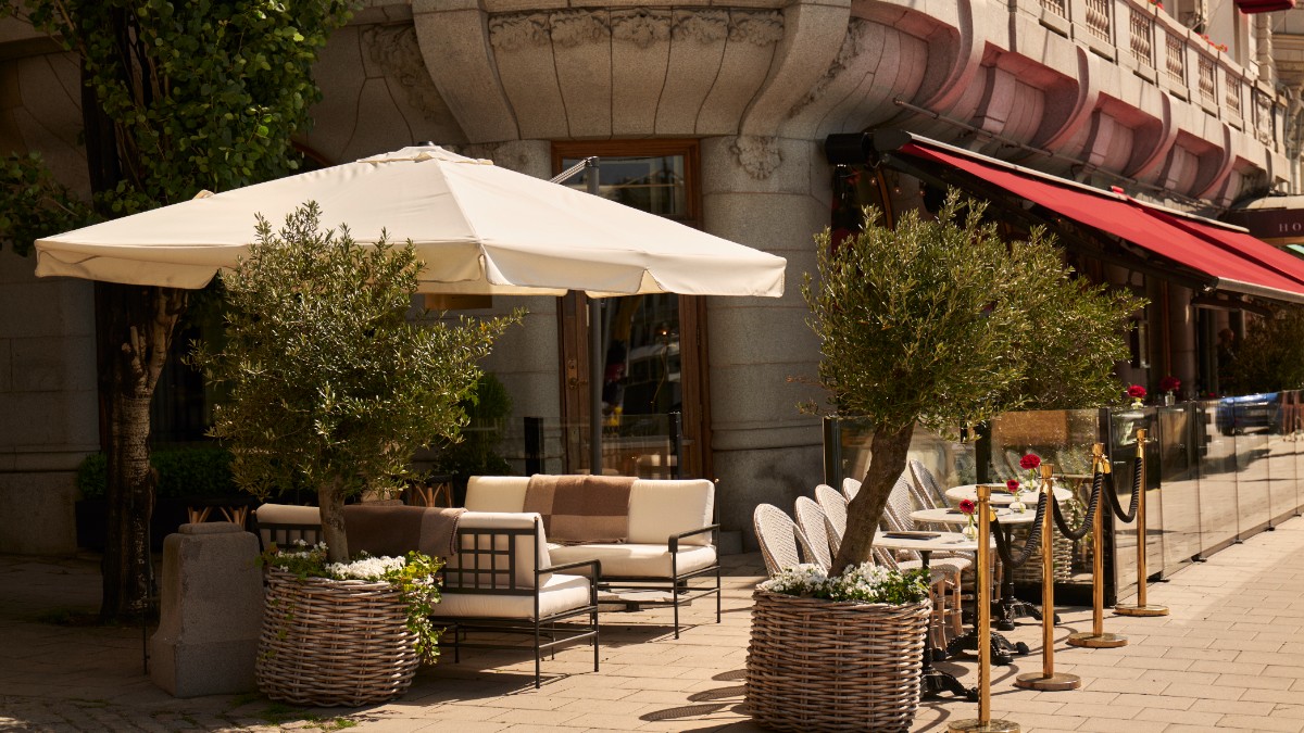 Outdoor seating area at Hotel Diplomat