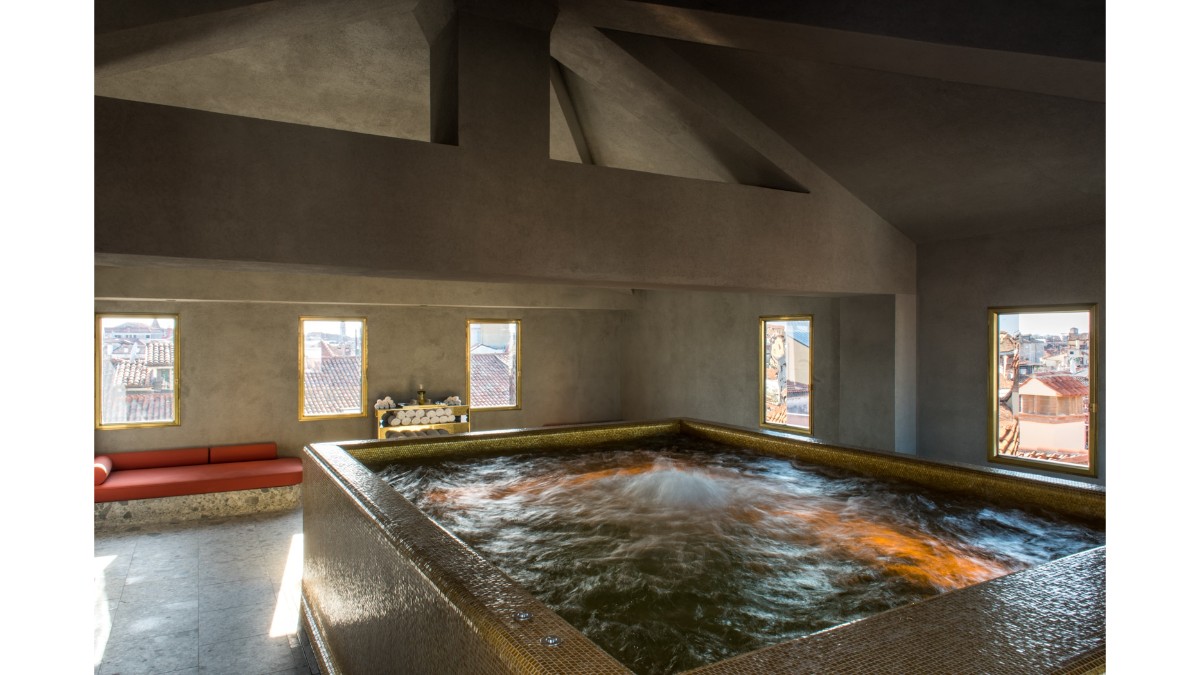 Gold Pool at Nolinski