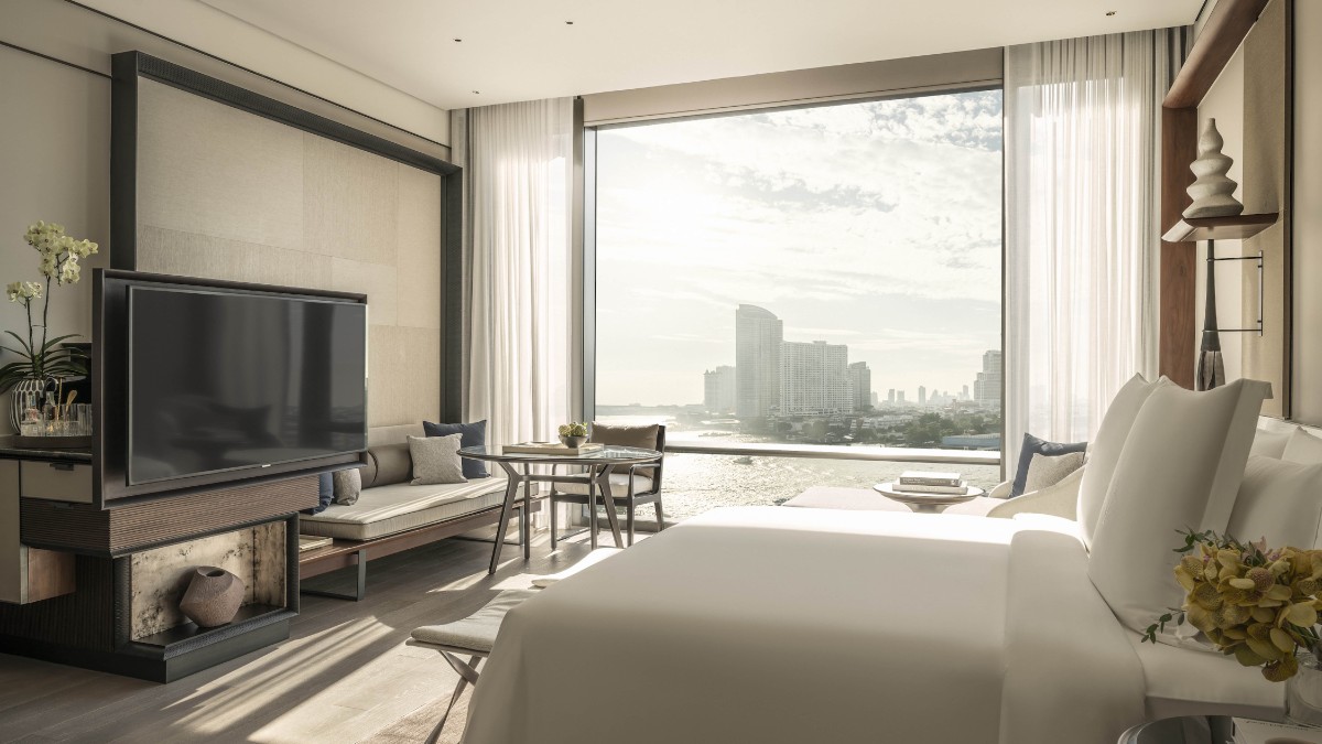Bedroom at Four Seasons Hotel Bangkok at Chao Phraya River
