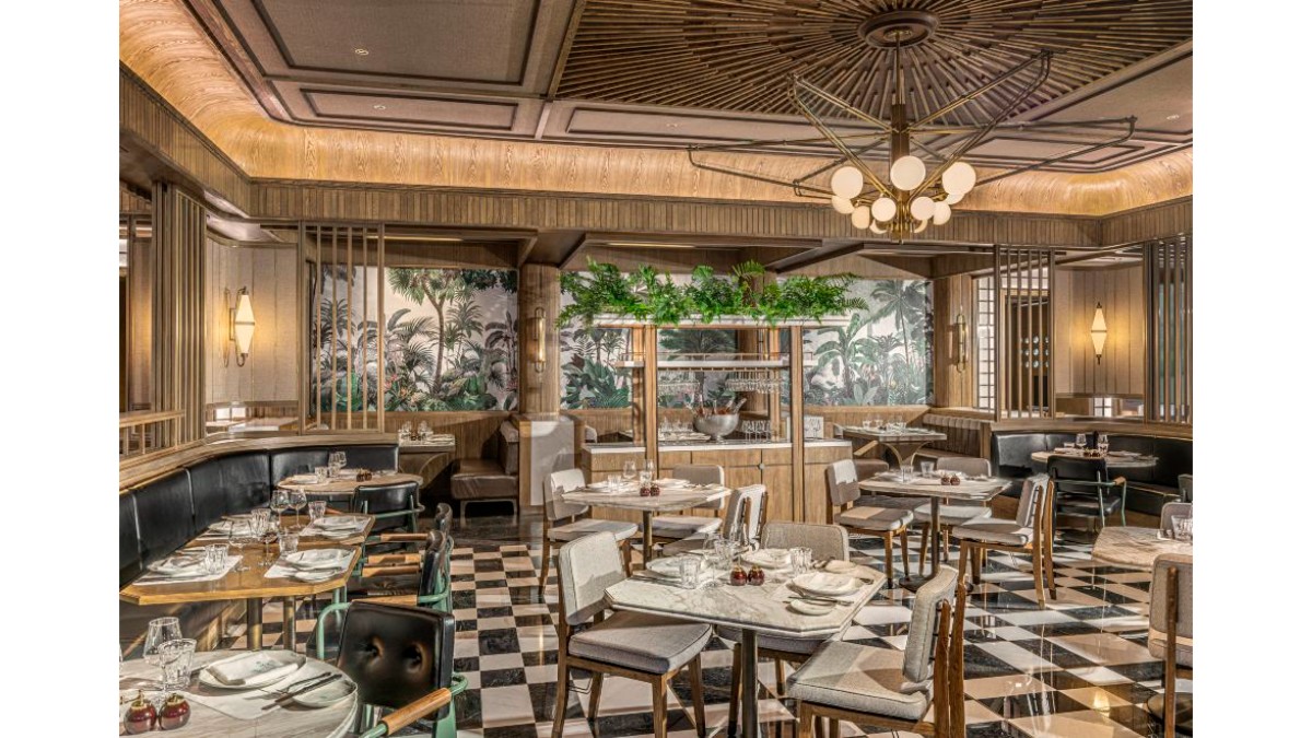 Restaurant at Four Seasons Hotel Bangkok at Chao Phraya River