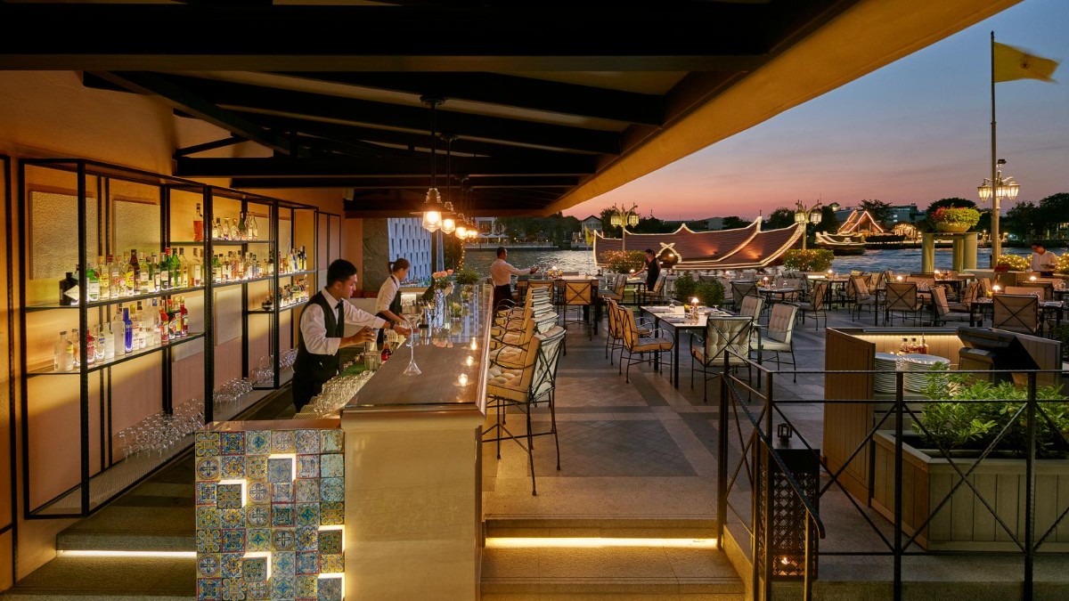 Bar at Mandarin Oriental Bangkok