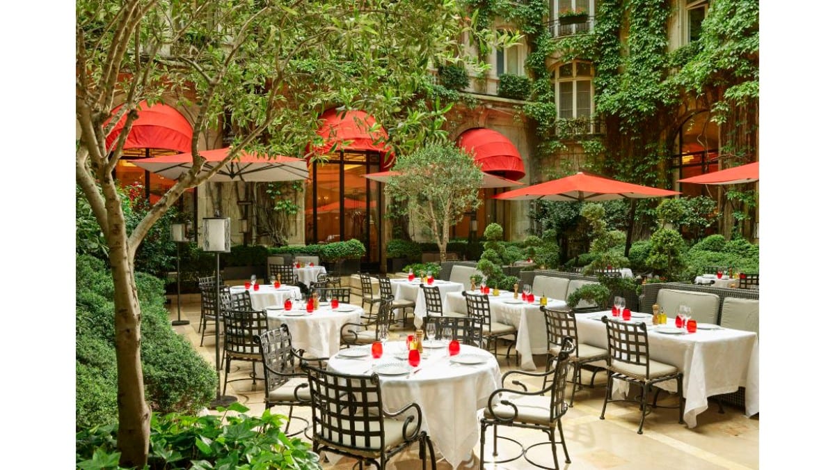 Restaurant im Plaza Athénée Paris & Dior Spa