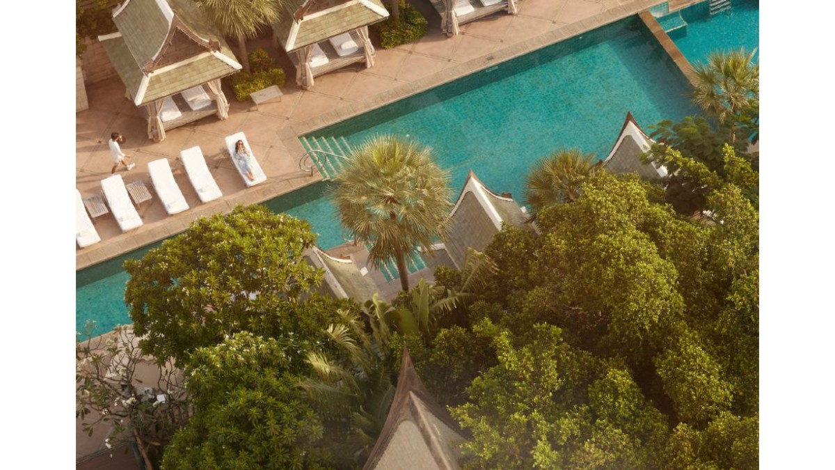 Pool at The Peninsula Bangkok