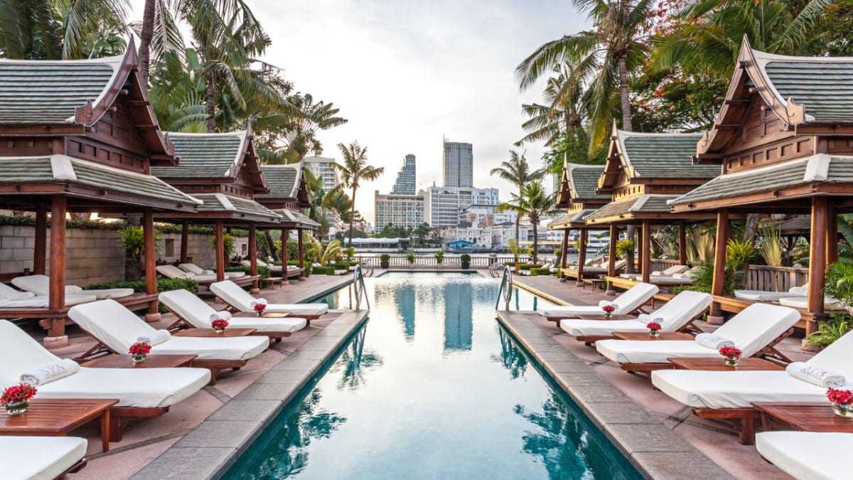 Pool im The Peninsula Bangkok
