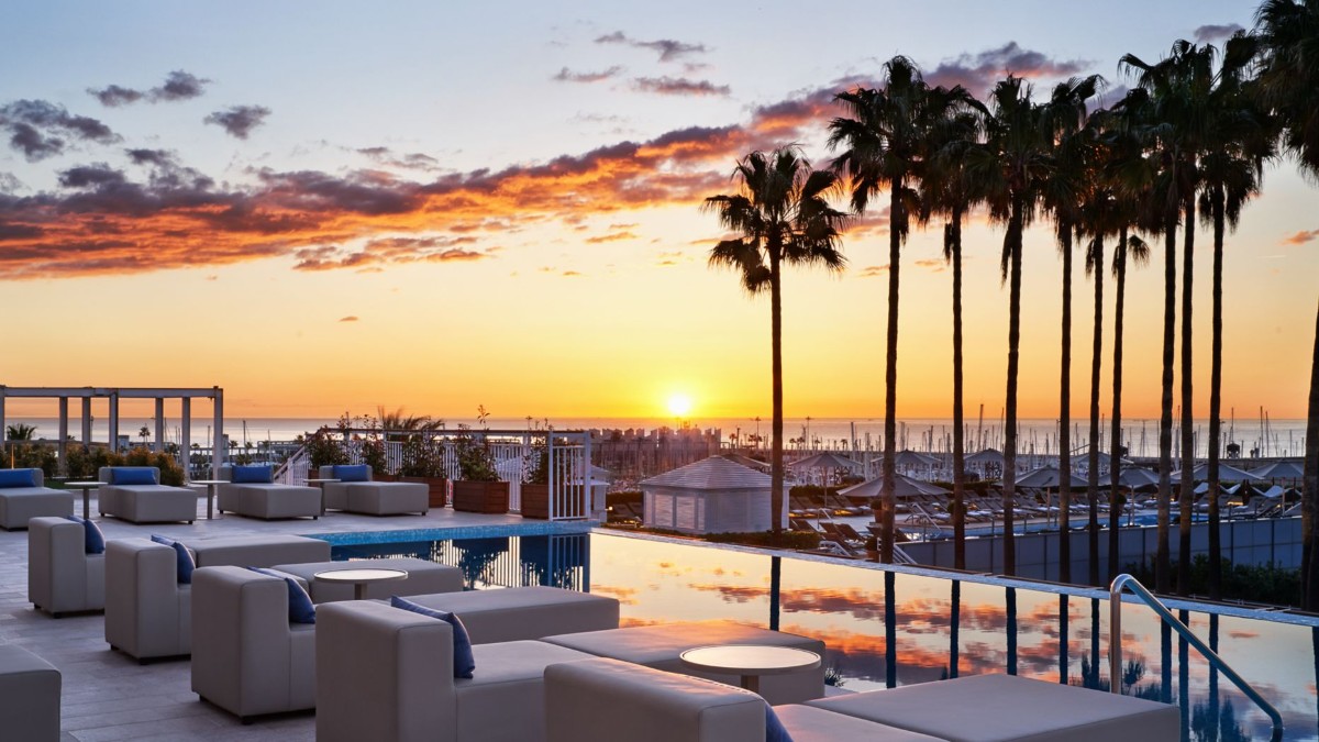 Sunbathing area at Hotel Arts Barcelona