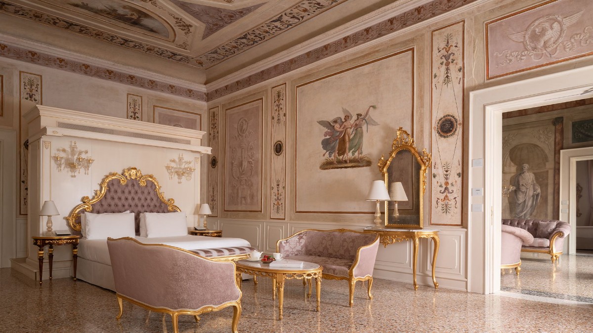 Bedroom at Ca' Bonfadini Historic Experience