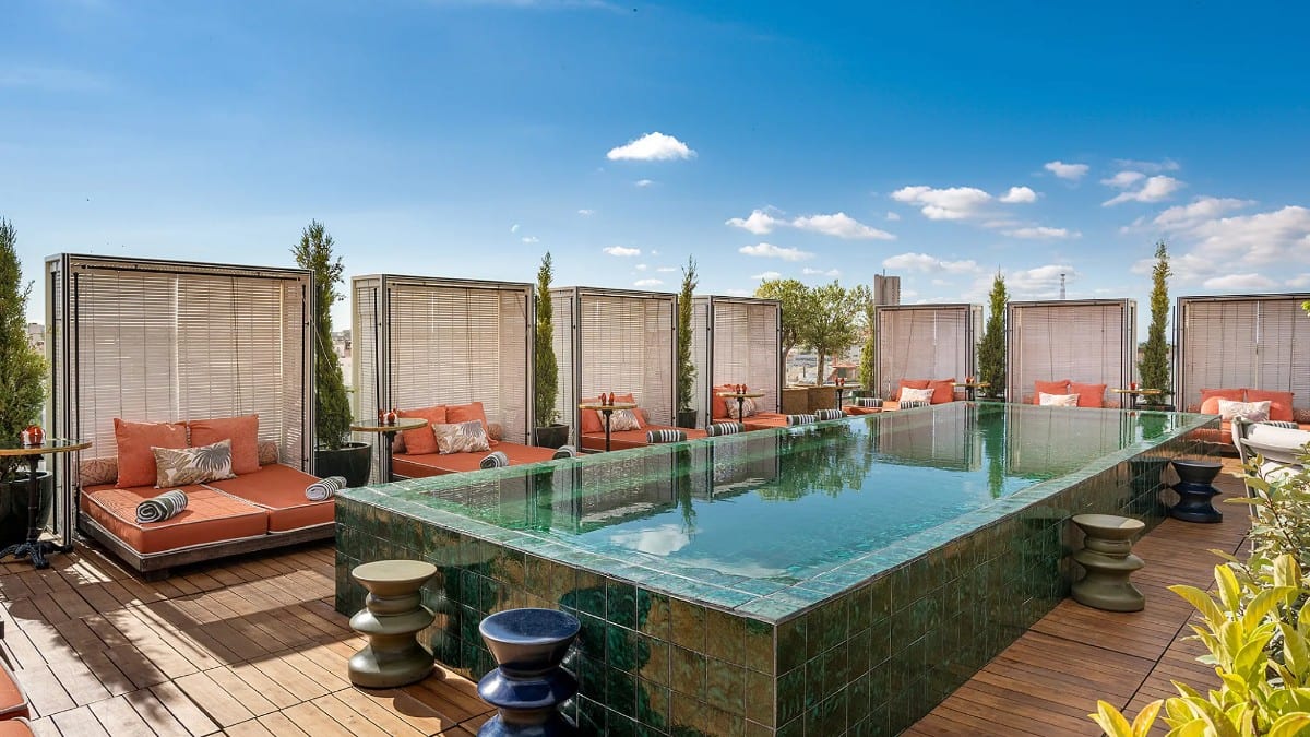 Pool im Bless Hotel Madrid - the Leading Hotels of the World