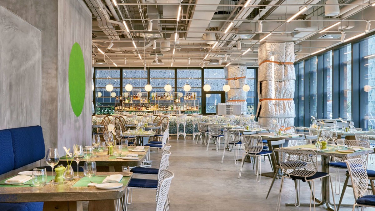 Restaurant at Hotel COMO Metropolitan Singapore
