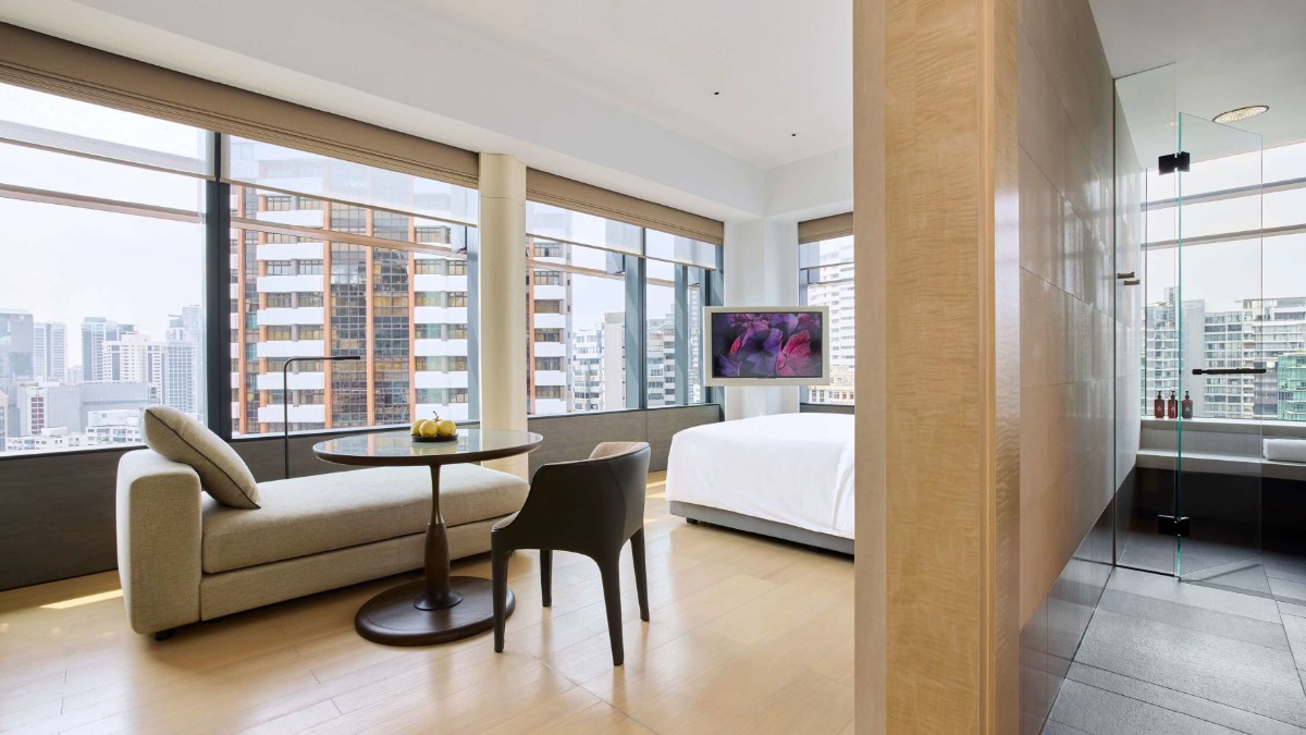 Bedroom at Hotel COMO Metropolitan Singapore