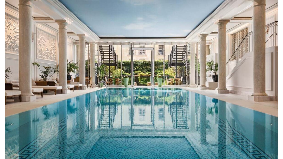 Indoor swimming pool at Shangri-La Paris
