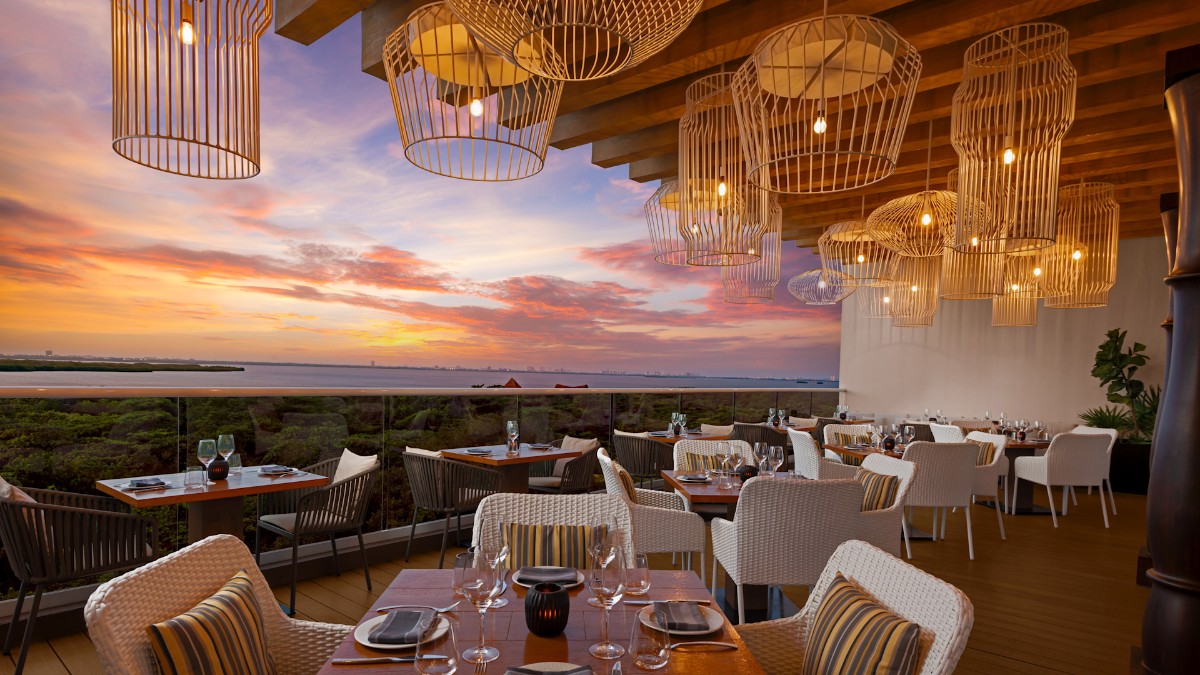 Restaurant at Hilton Cancun Mar Caribe All-Inclusive Resort
