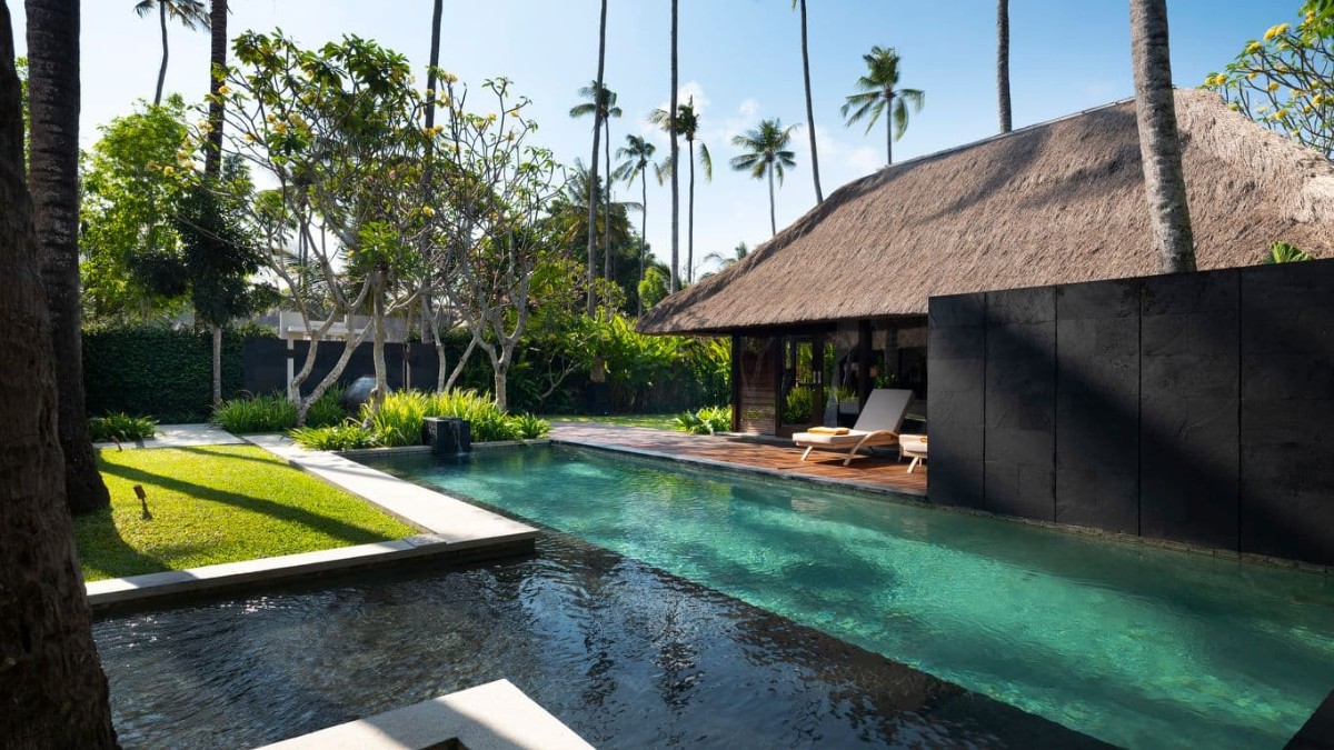 Outdoor swimming pool at Kayumanis Jimbaran Private Villas & Spa