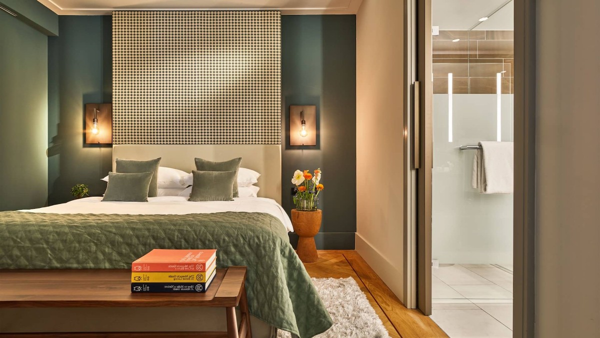Bedroom at Hotel Hyatt Regency Amsterdam