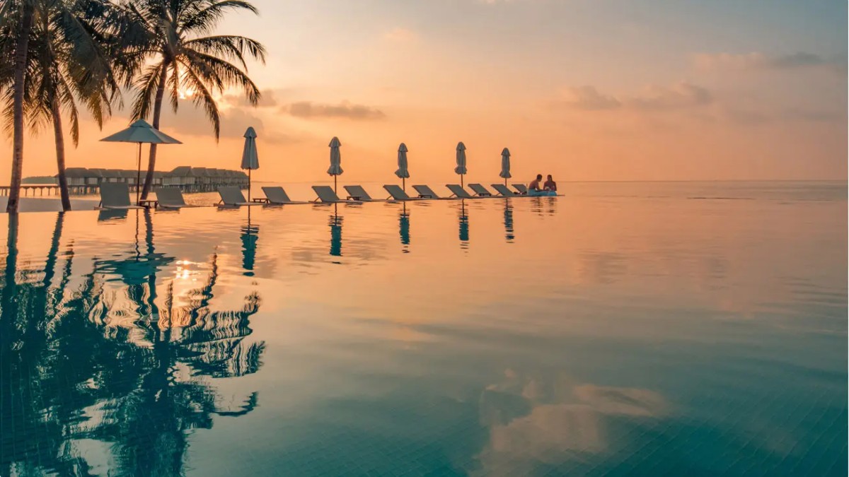 Pool at Rosselli AX Privilege