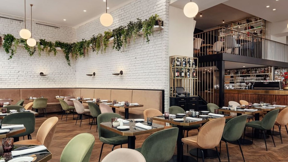 Restaurant at Hotel Kings Court