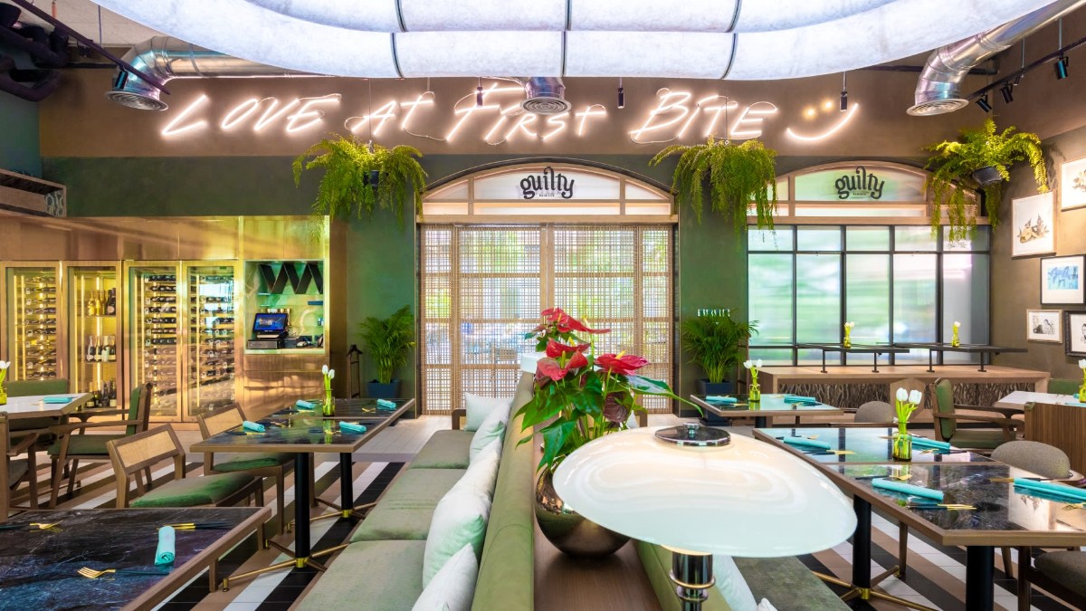 Restaurant at Anantara Siam Bangkok Hotel