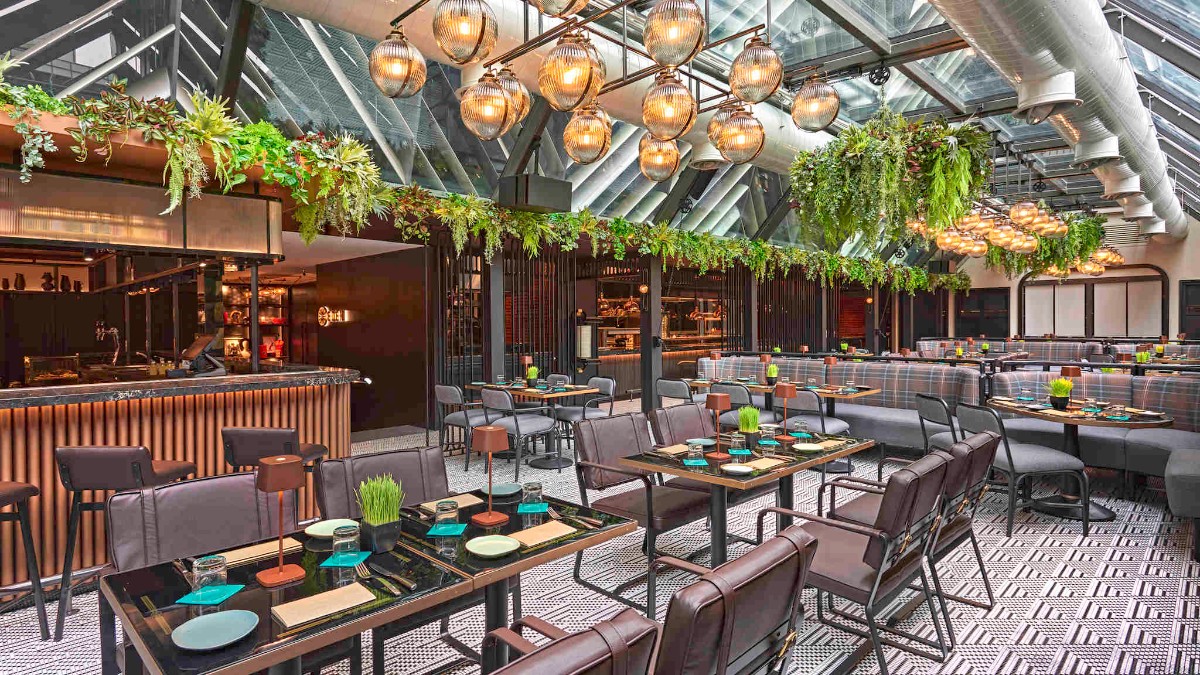 Restaurant at Hotel Pullman Singapore Orchard