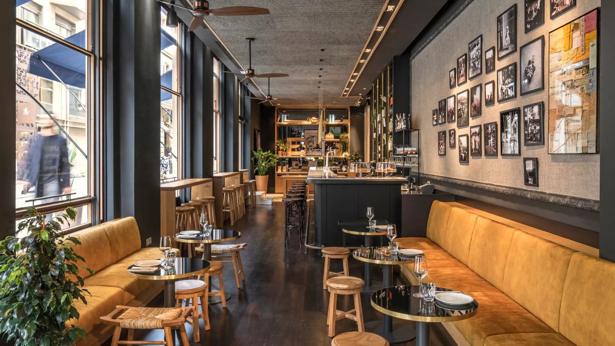 Bar at Hotel Casa Sagnier