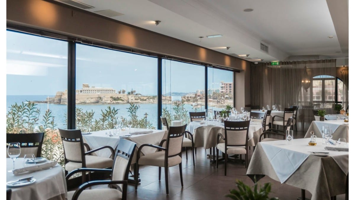 Restaurant im Corinthia Hotel St Georges Bay