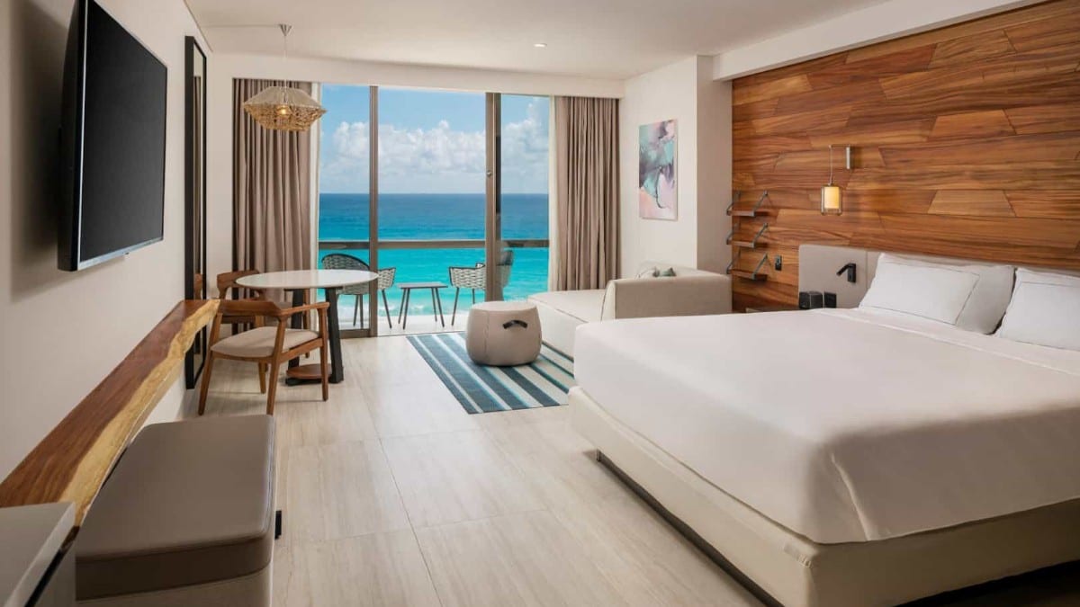 Schlafzimmer im Hilton Cancun, an All-Inclusive Resort