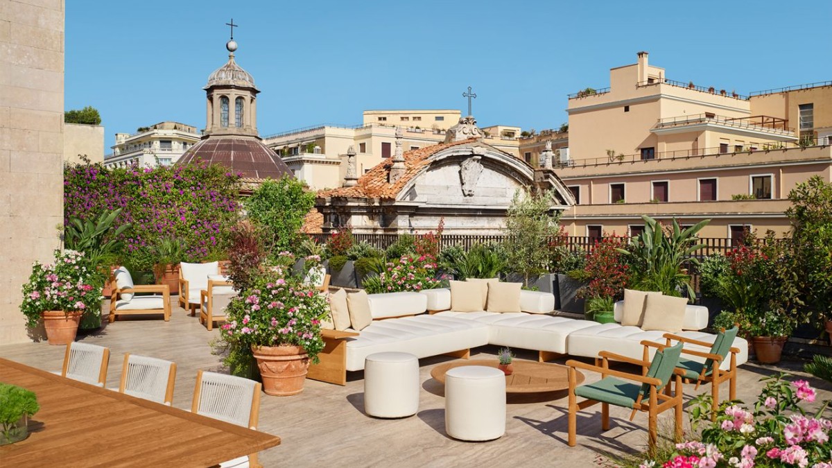 Outdoor restaurant at The Rome Edition