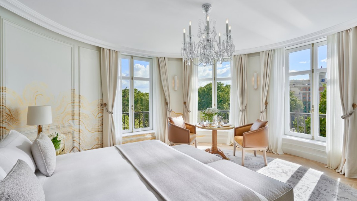 Bedroom at Mandarin Oriental Ritz, Madrid