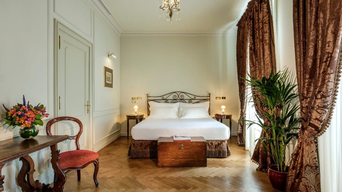 Schlafzimmer im Hotel Locarno