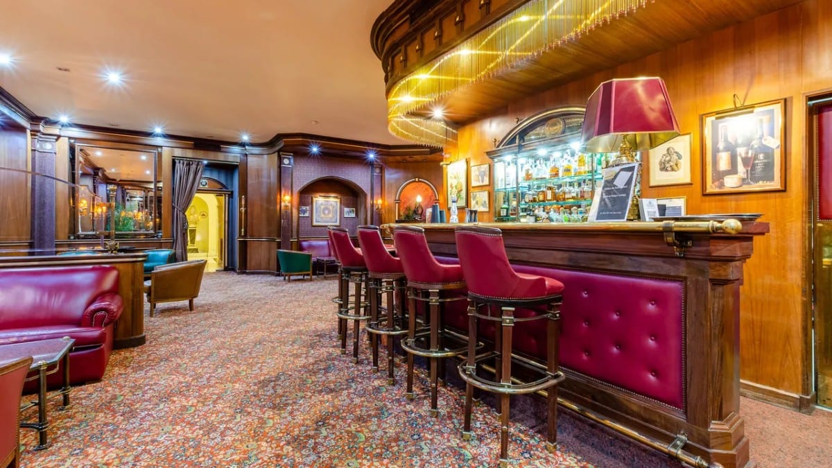 Bar im Hotel Avenida Palace