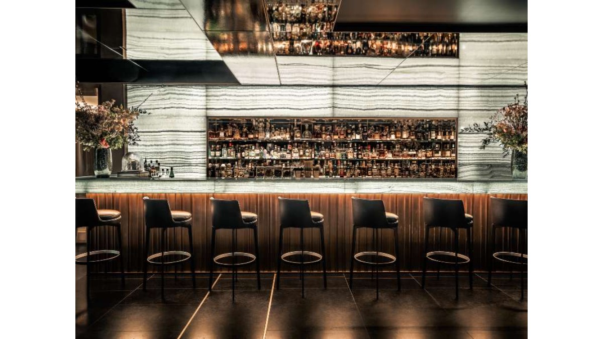 Bar at Bulgari Hotel Paris