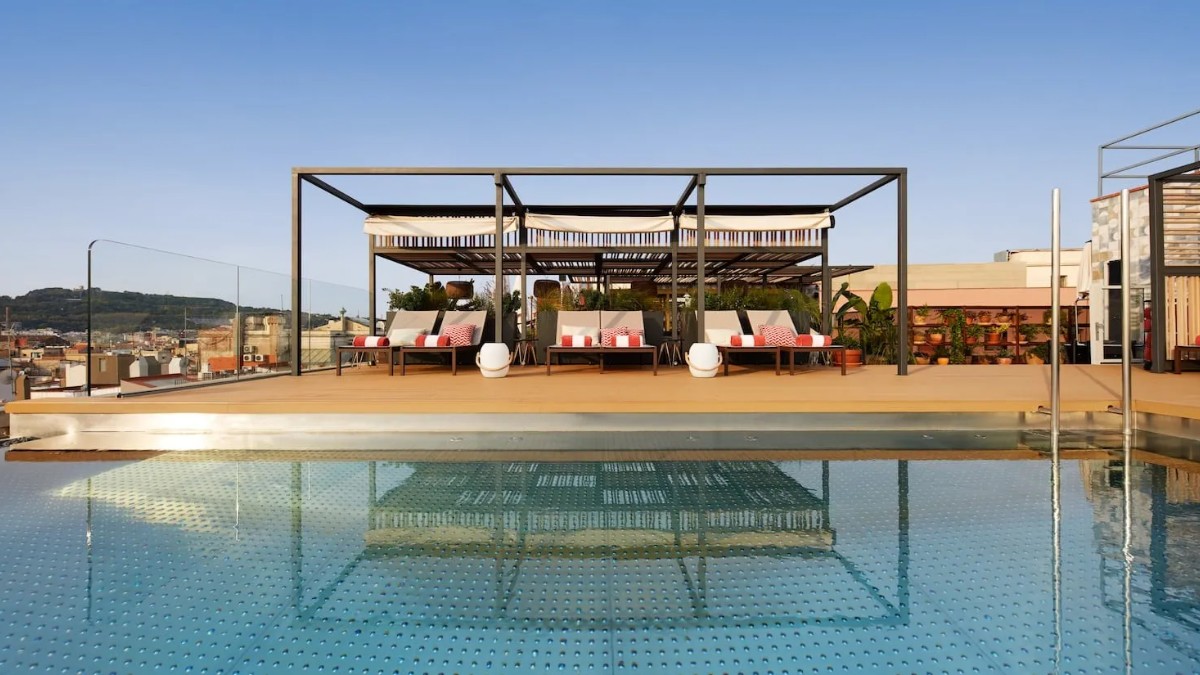 Outdoor swimming pool at Kimpton Vividora Hotel