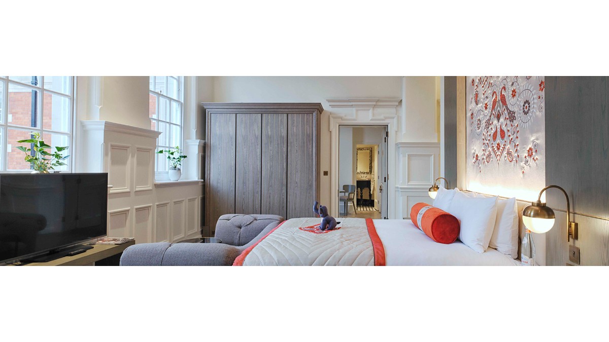 Bedroom at Hotel The Lalit London