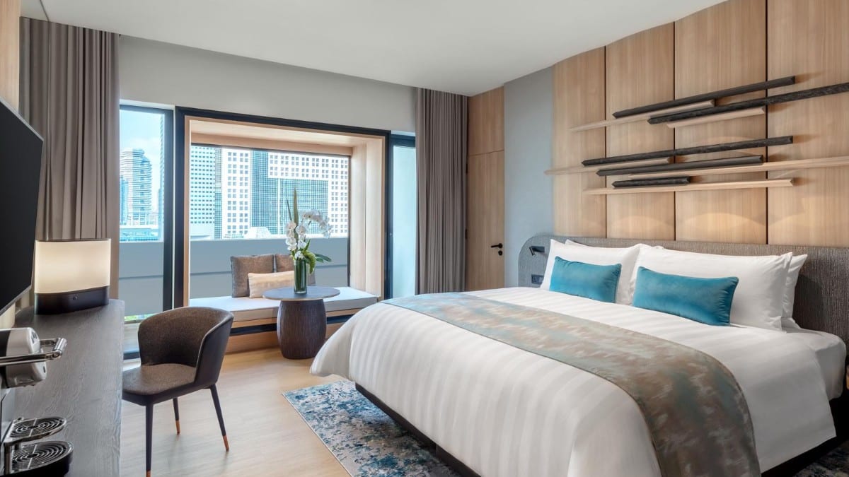 Bedroom at Hotel PARKROYAL COLLECTION Marina Bay