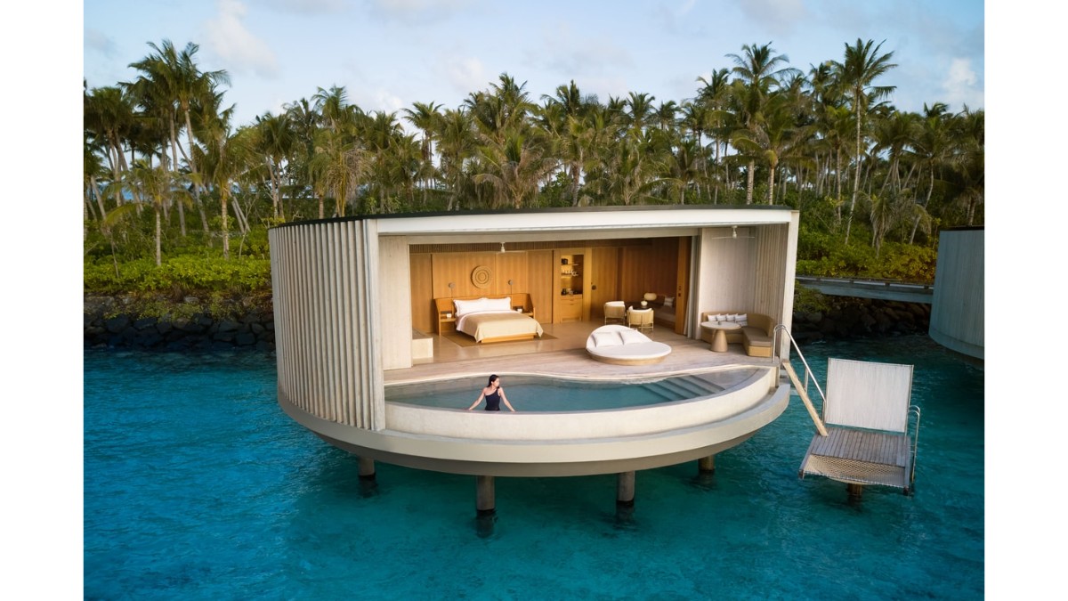 Room at The Ritz-Carlton Maldives, Fari Islands