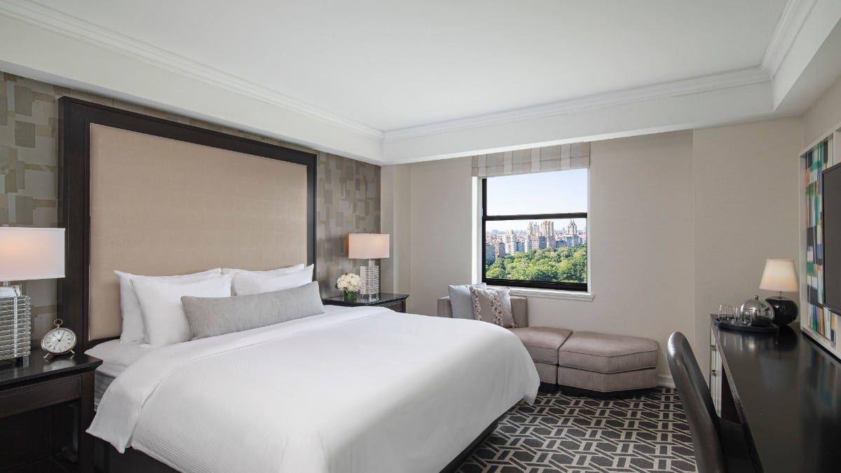 Schlafzimmer im JW Marriott Essex House New York