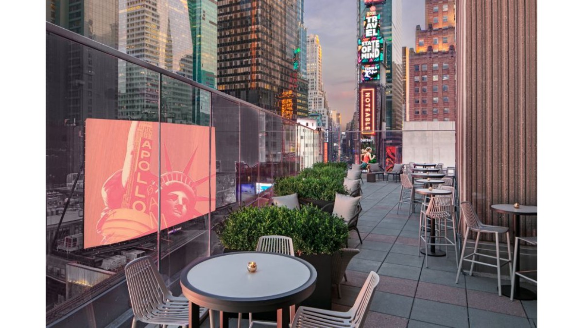 Rooftop bar at New York Marriott Marquis