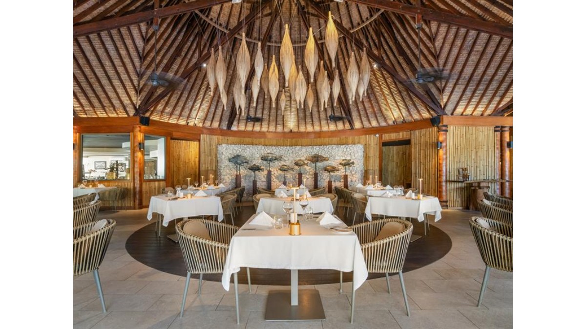 Restaurant at Le Bora Bora by Pearl Resorts
