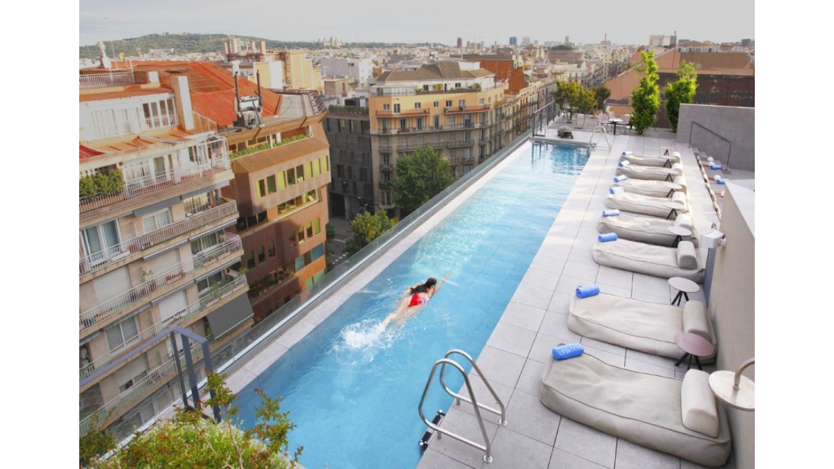 Outdoor swimming pool at Ohla Eixample