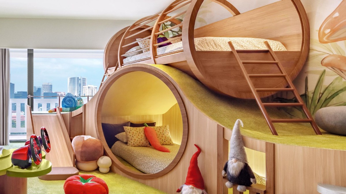 Bedroom at PARKROYAL COLLECTION Marina Bay
