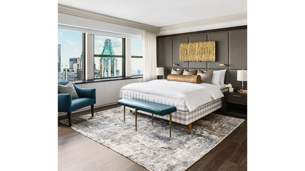 Bedroom at Lotte New York Palace