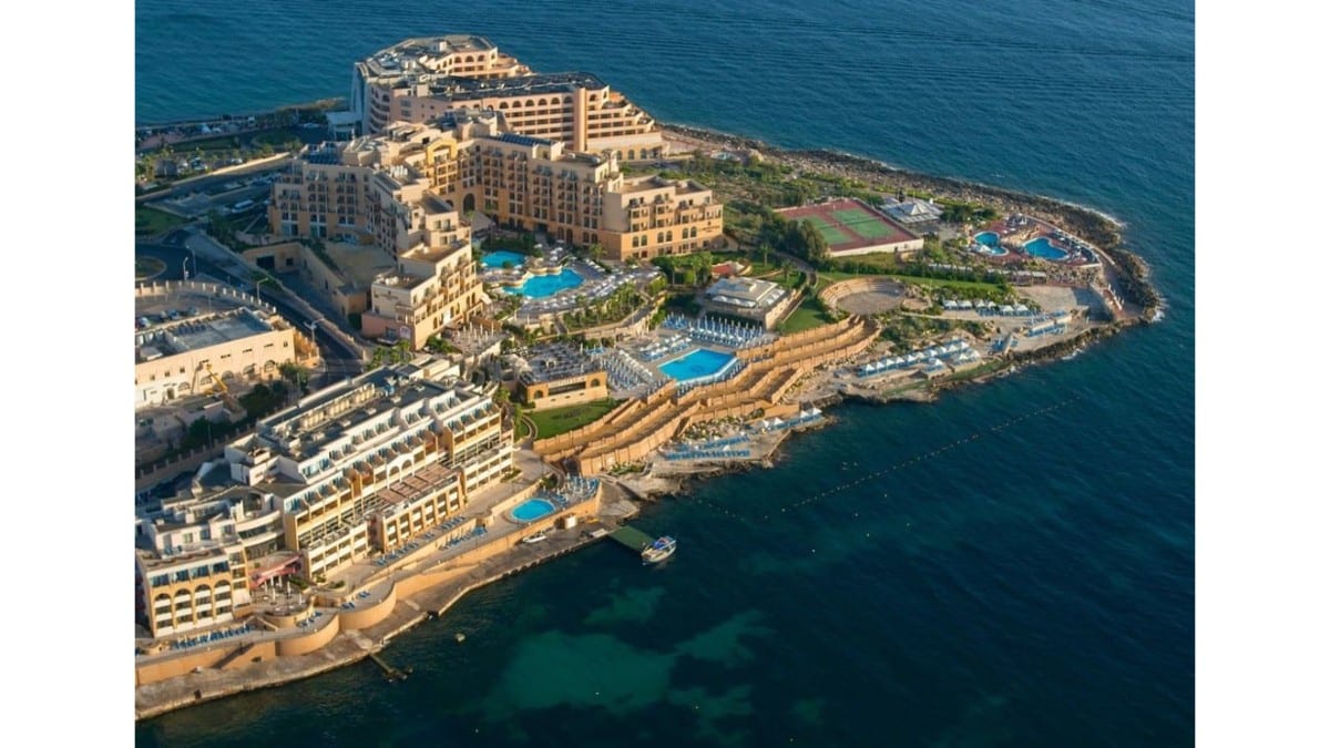Aussichtsbereiche im Corinthia Hotel St Georges Bay
