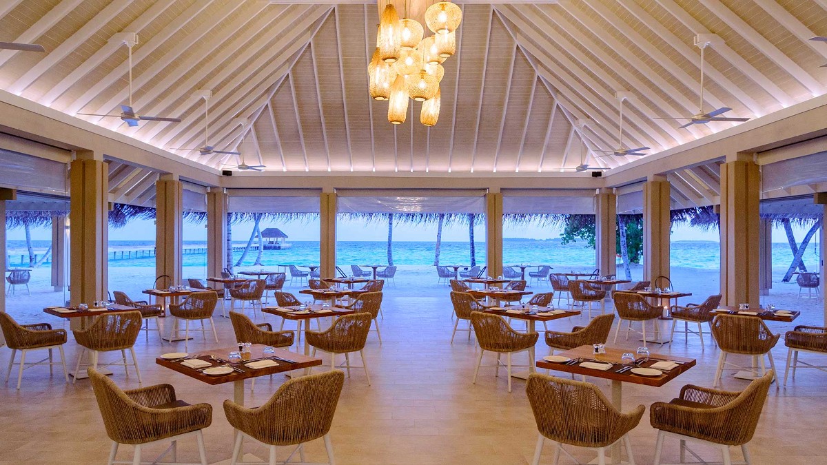 Restaurant at Baglioni Resort Maldives - Luxury All Inclusive