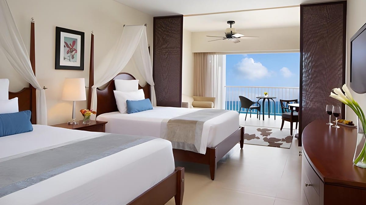 Schlafzimmer im Secrets St. James