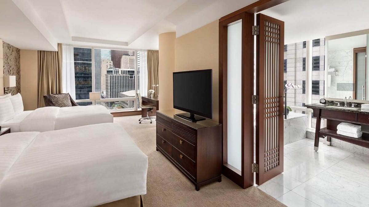Bedroom at Shangri-La Toronto