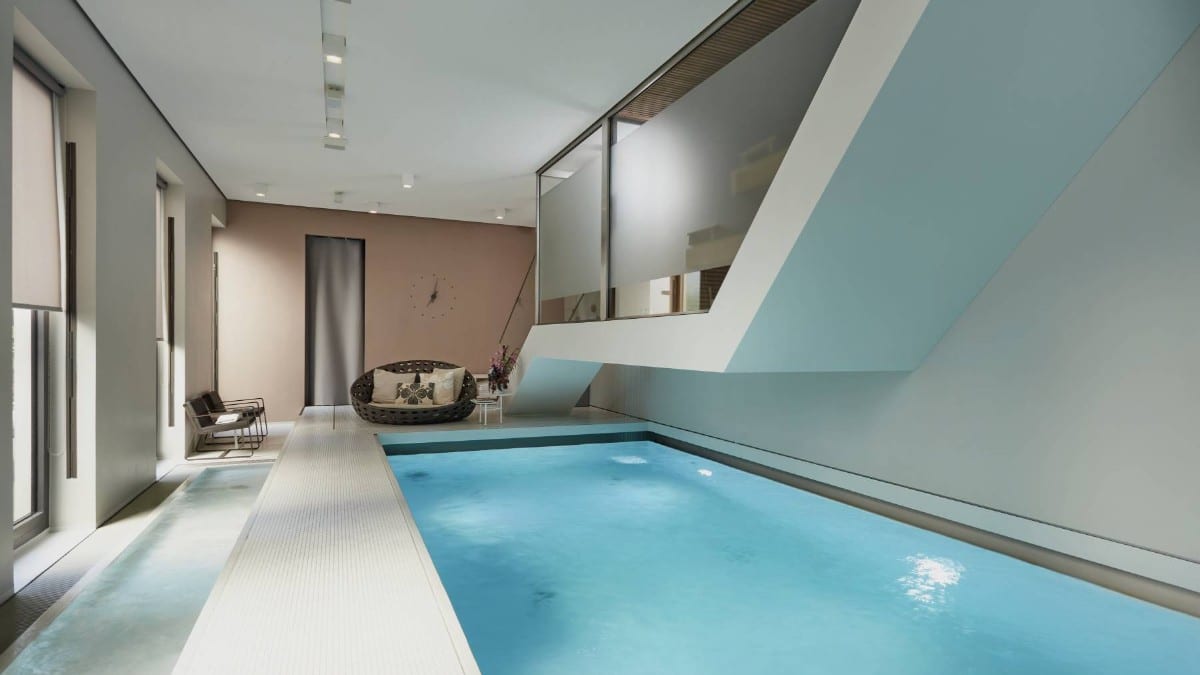 Pool im SO/ Berlin Das Stue