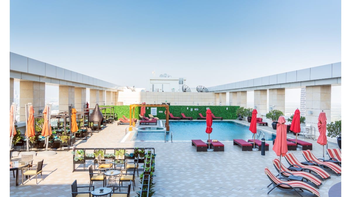 Pool im Dusit Thani Abu Dhabi