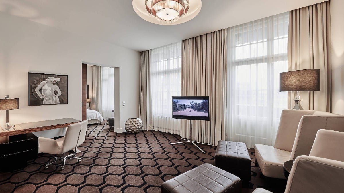 Zimmer im Roomers Berlin Steinplatz, Autograph Collection