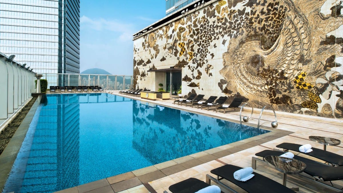Pool im W Hong Kong